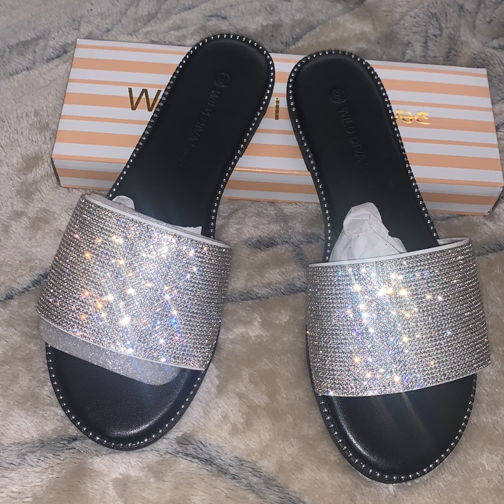 Gorgeous Sparkly Flops ❤️